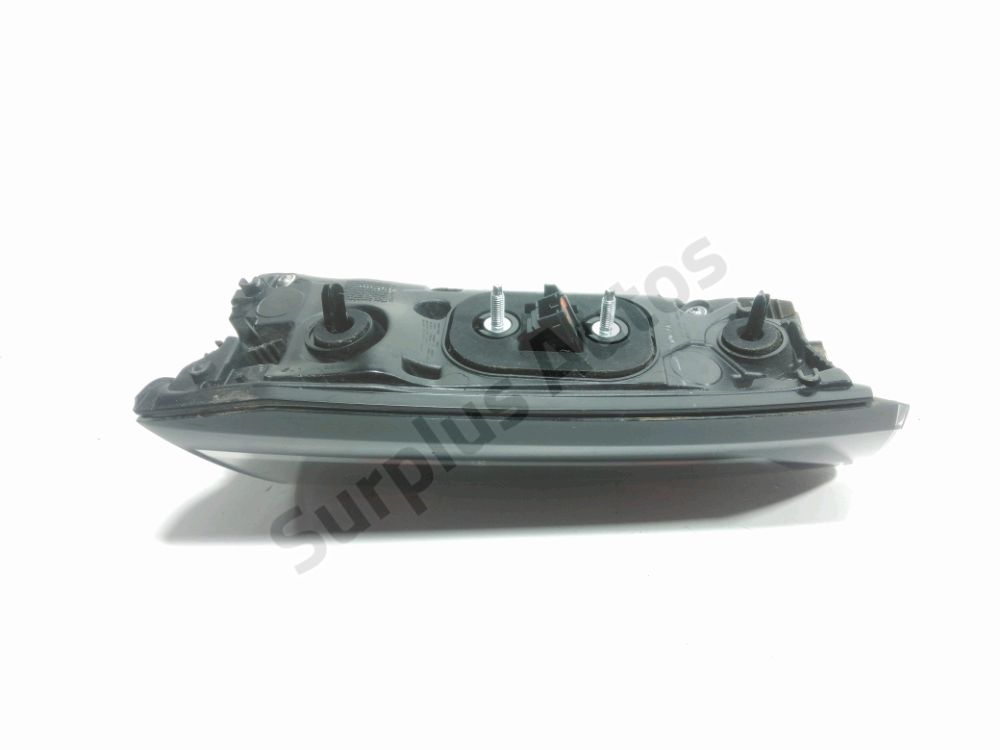 Feu arrière intérieur gauche