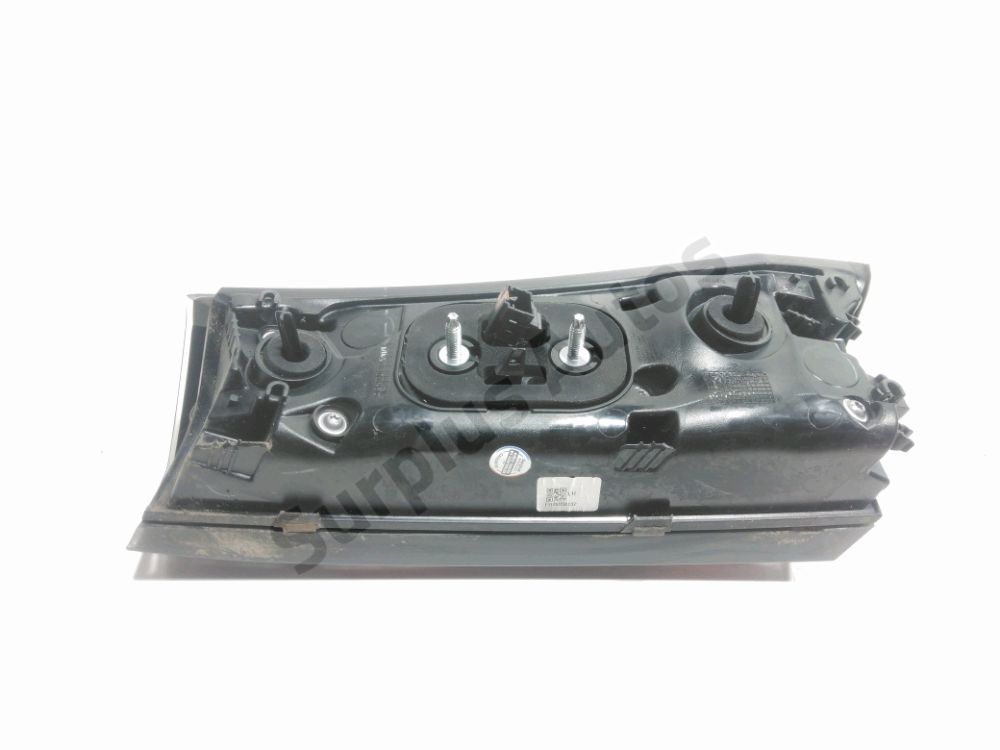 Feu arrière intérieur gauche