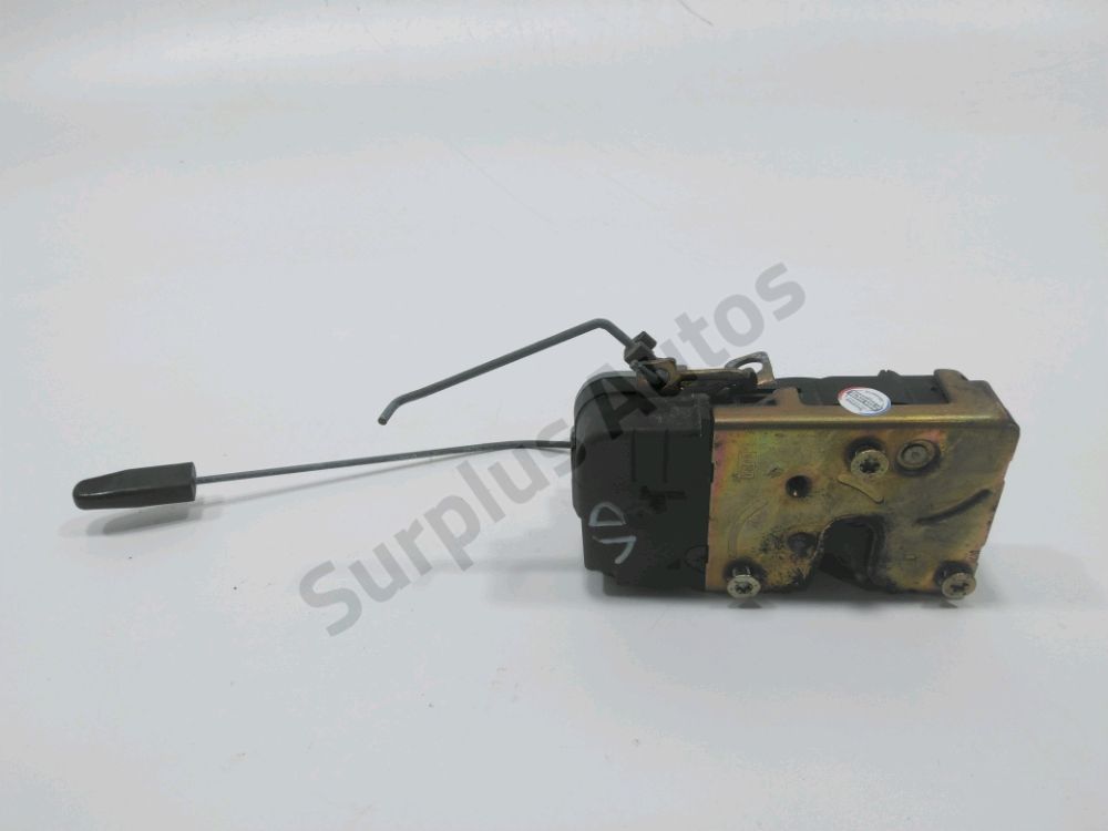 Serrure de porte avant droite