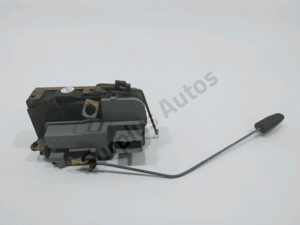 Serrure de porte avant droite