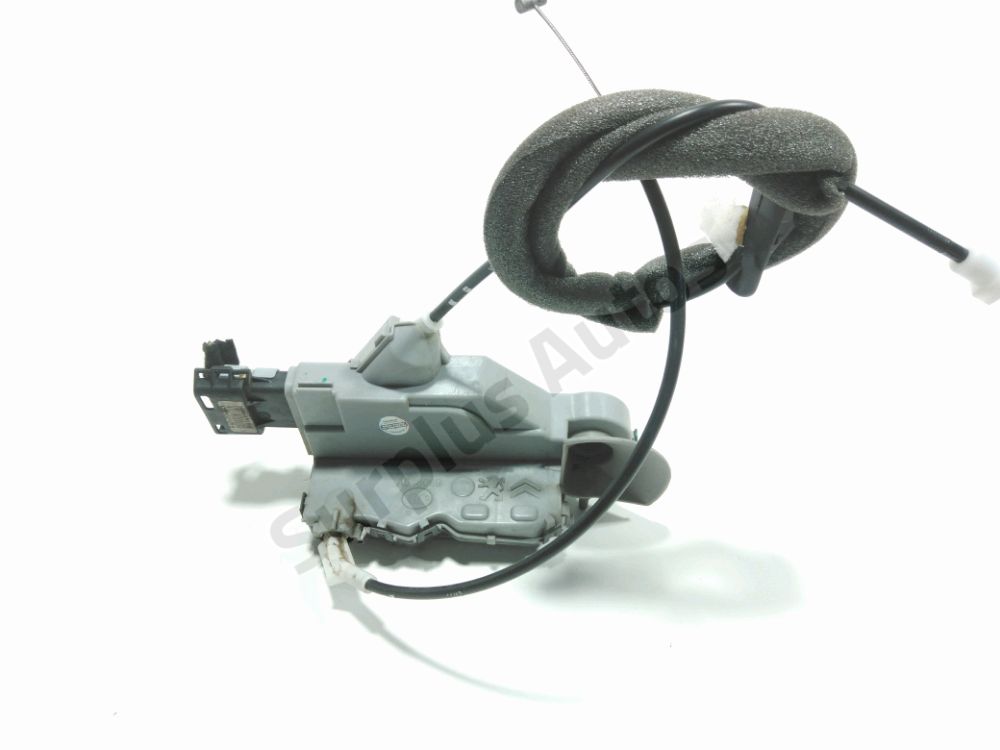 Serrure de porte avant gauche