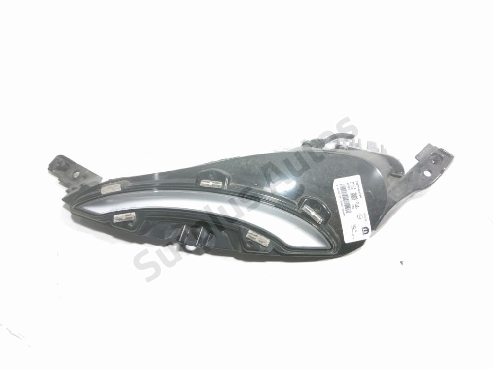 Feu diurne avant gauche