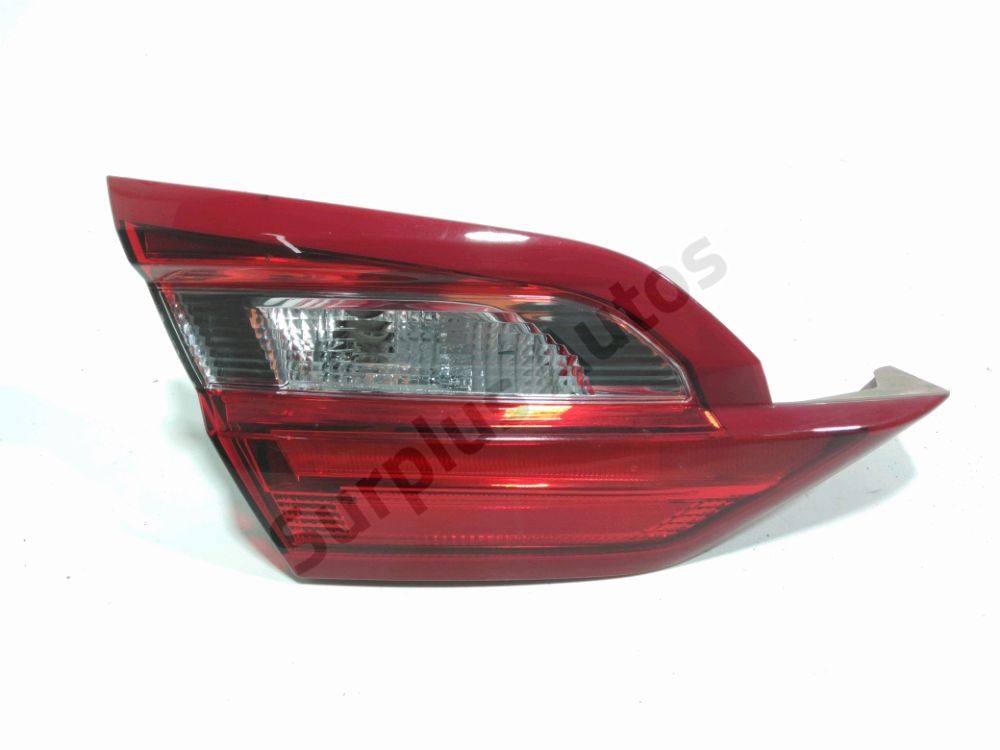 Feu arrière intérieur gauche