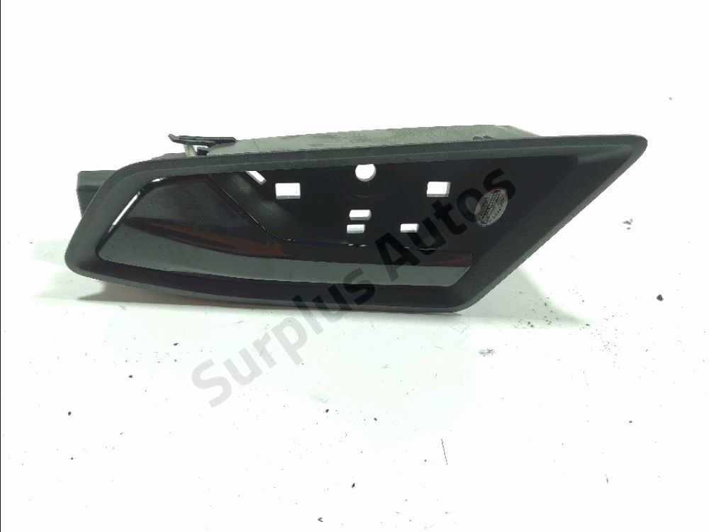 Poignée intérieure porte avant gauche