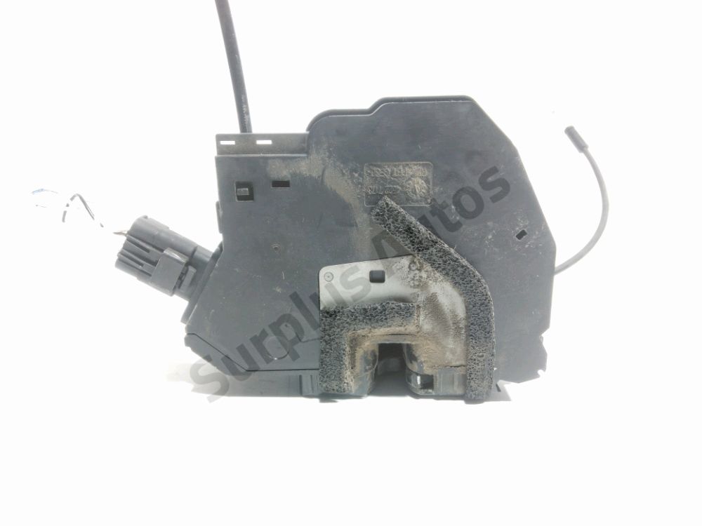 Serrure de porte avant droite