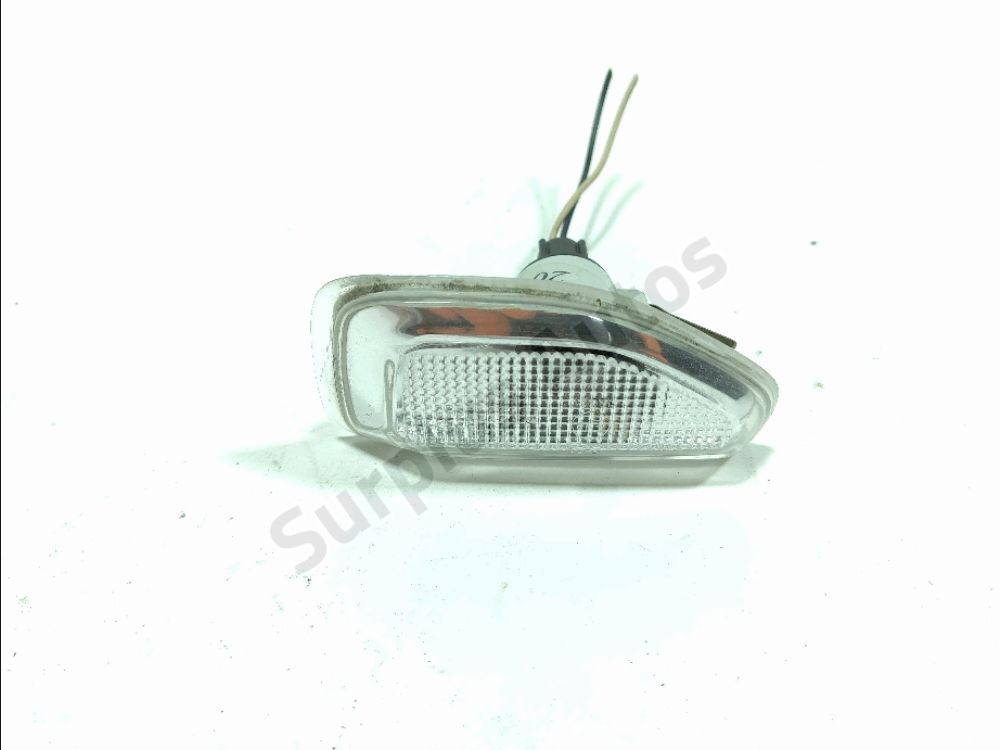 Répétiteur d'aile gauche