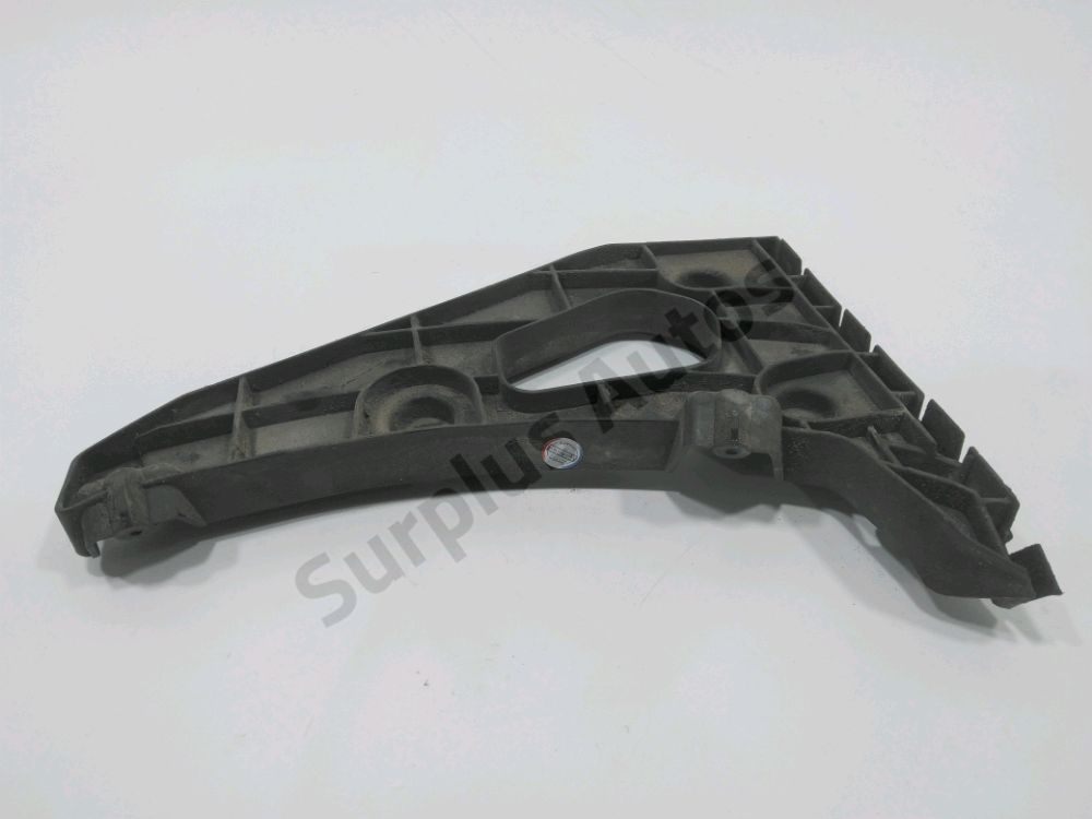 Support droit de pare-choc arrière