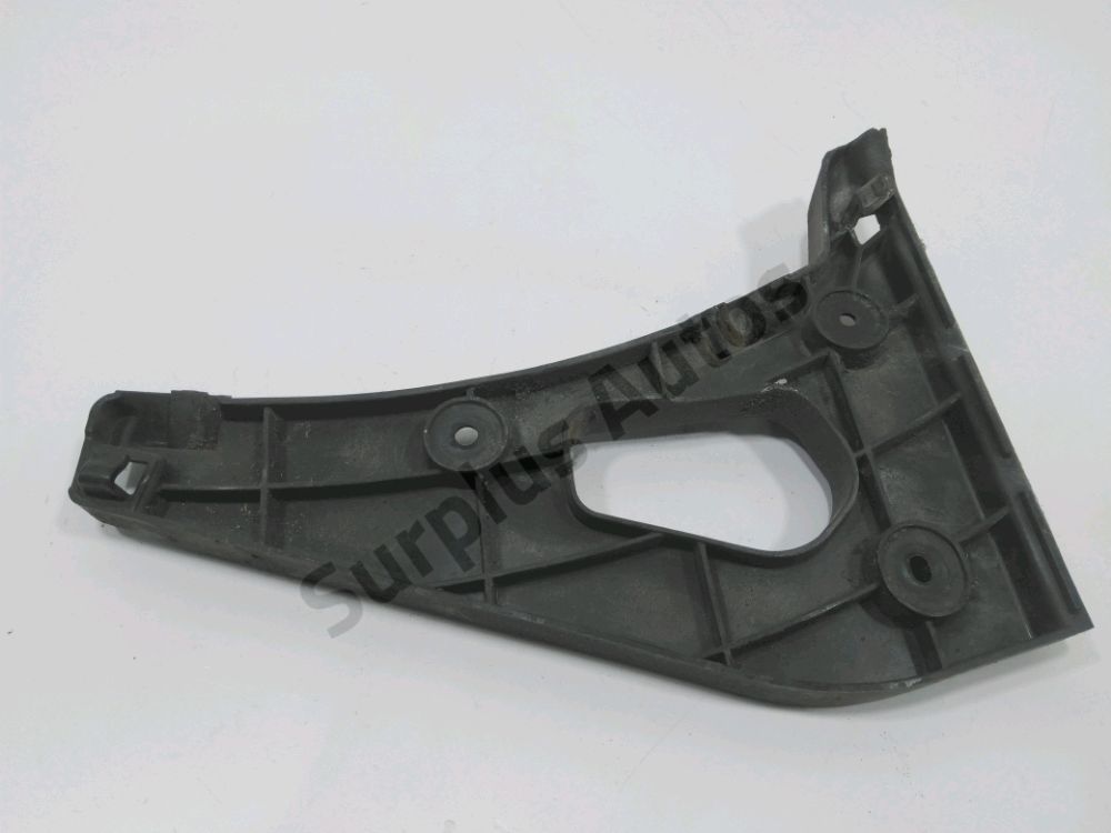 Support droit de pare-choc arrière