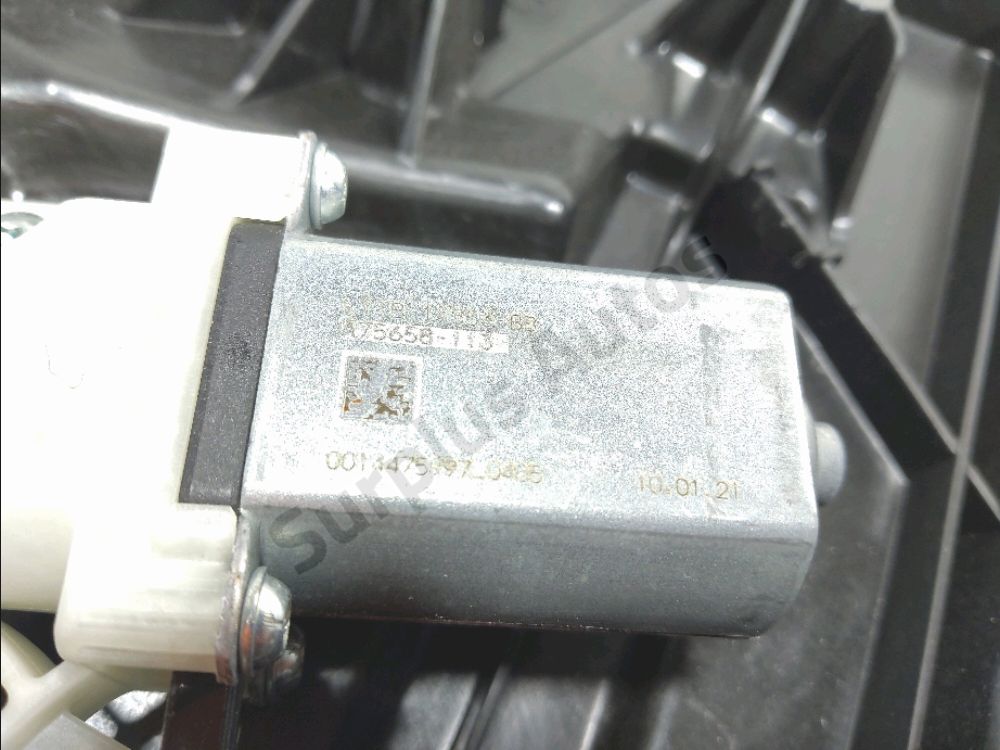 Lève-vitre électrique avant gauche