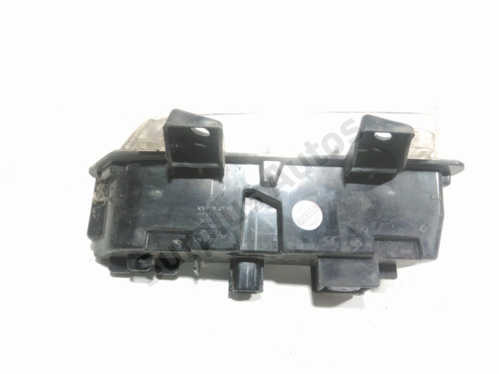 Feu diurne avant droit