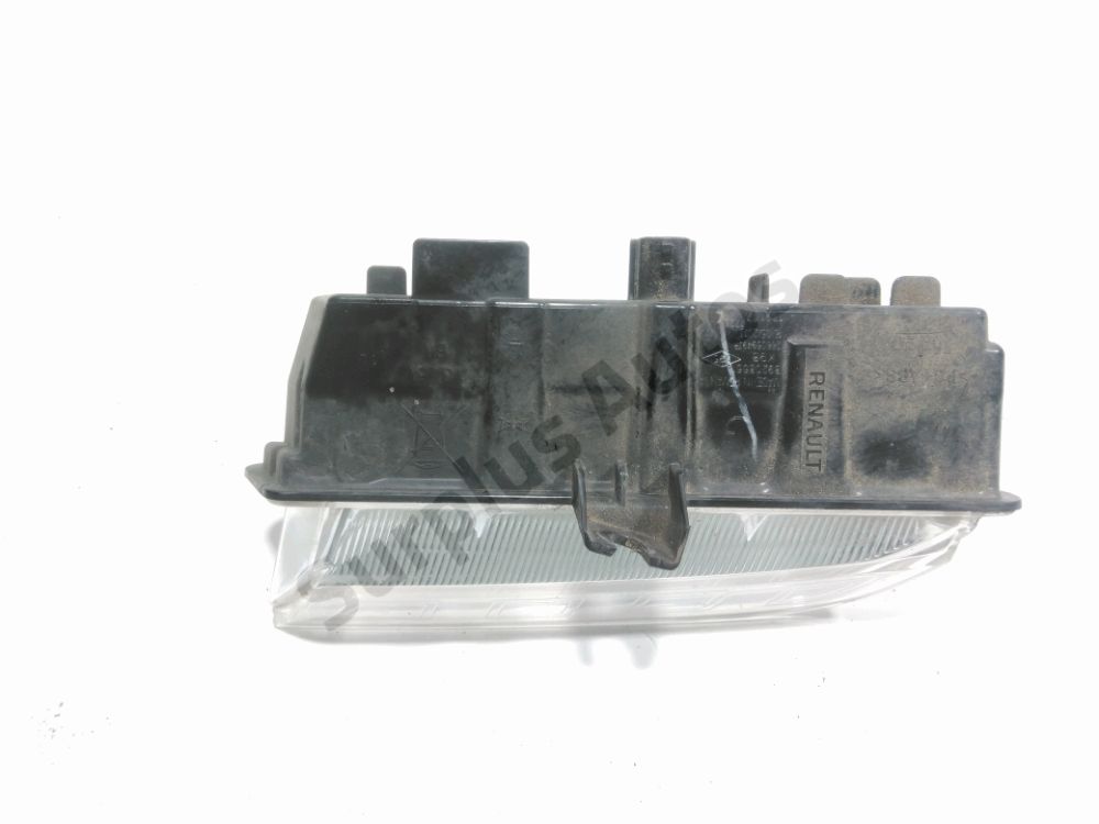 Feu diurne avant gauche