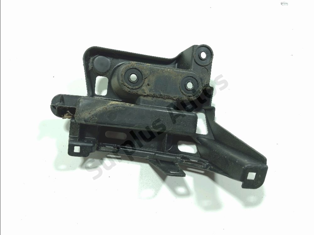 Support droit de pare-choc arrière