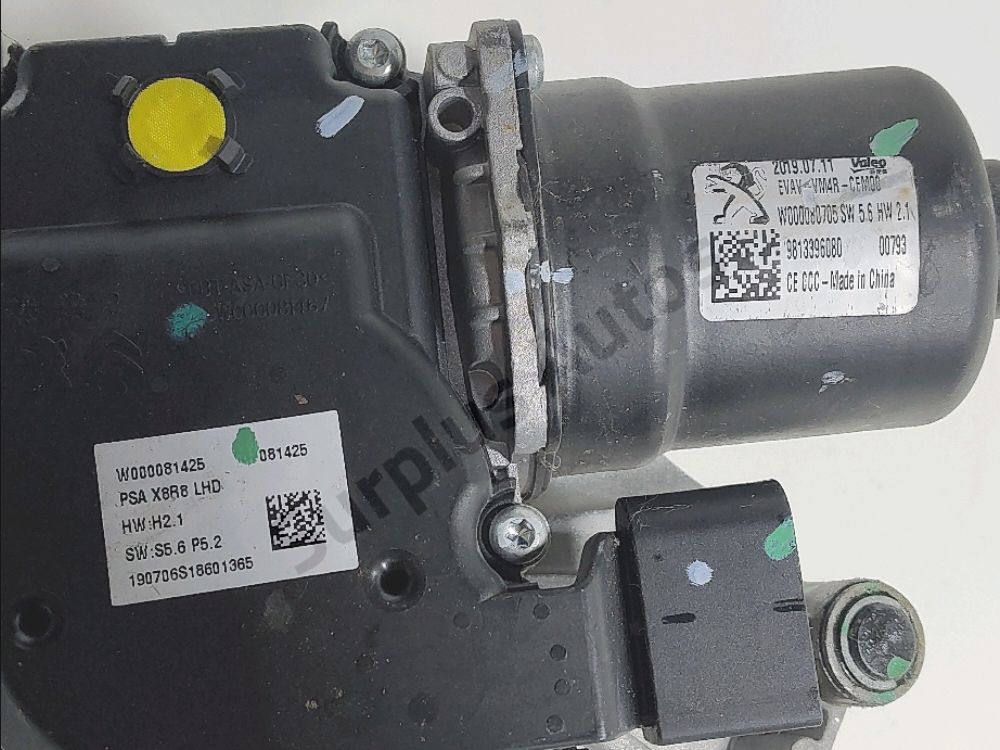 Mécanisme + moteur d'essuie glace avant