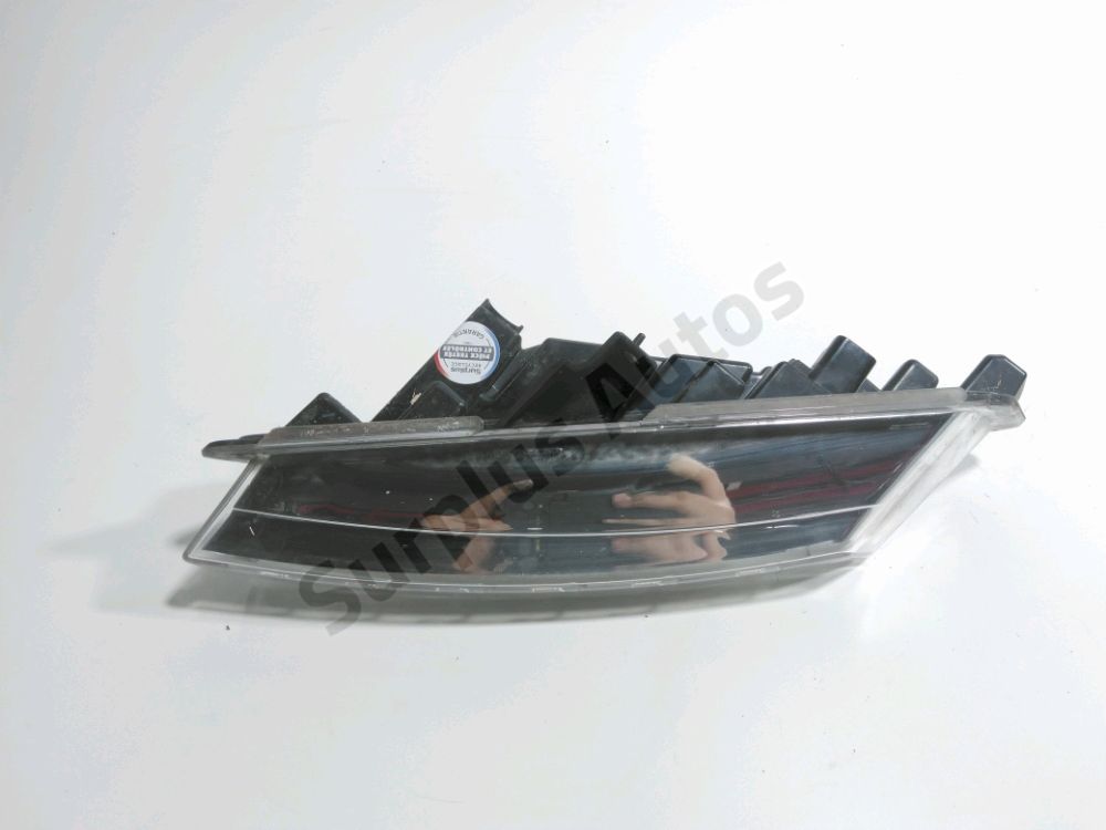 Feu diurne avant droit