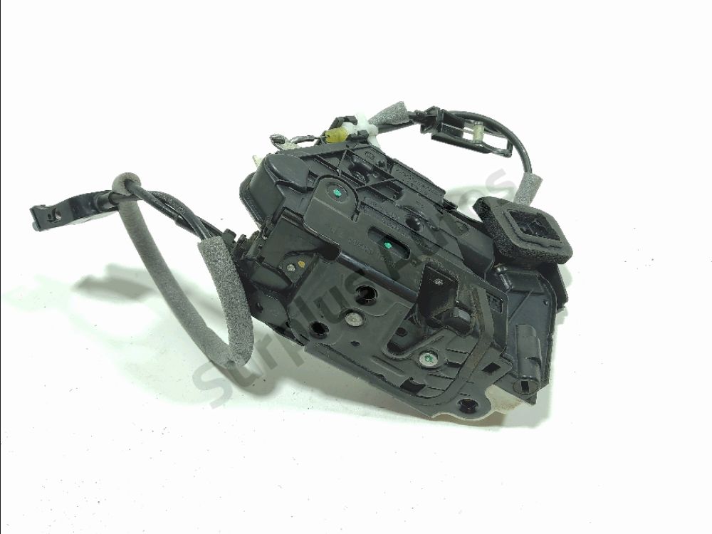 Serrure de porte avant droite