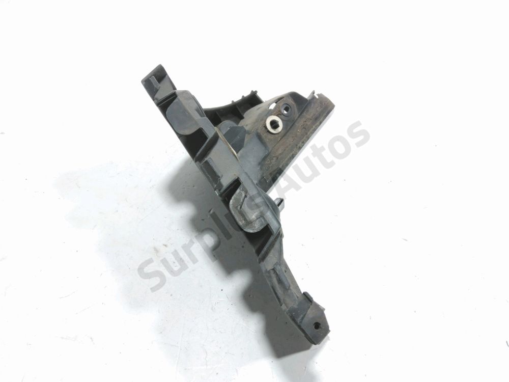 Support droit de pare-choc arrière