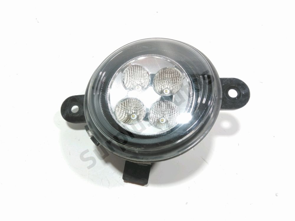 Feu diurne avant droit