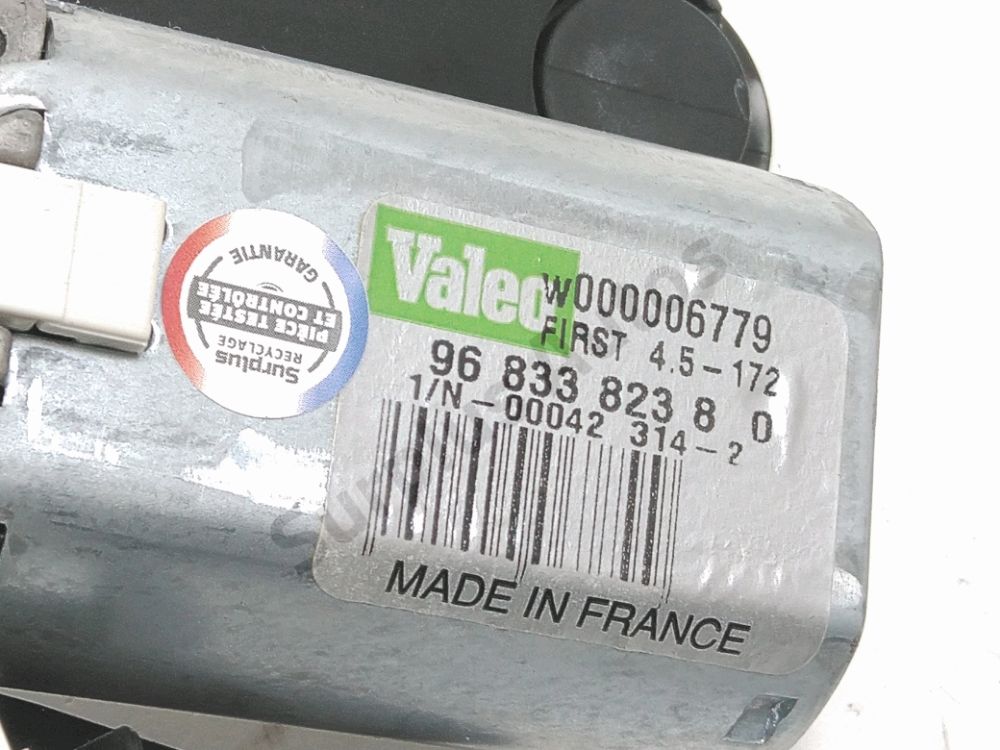 Moteur d'essuie glace arrière