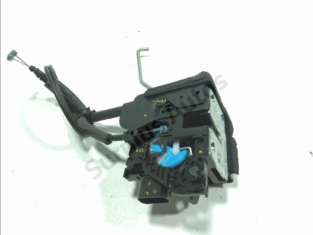 Serrure de porte avant droite