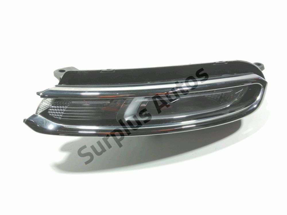 Feu diurne avant gauche