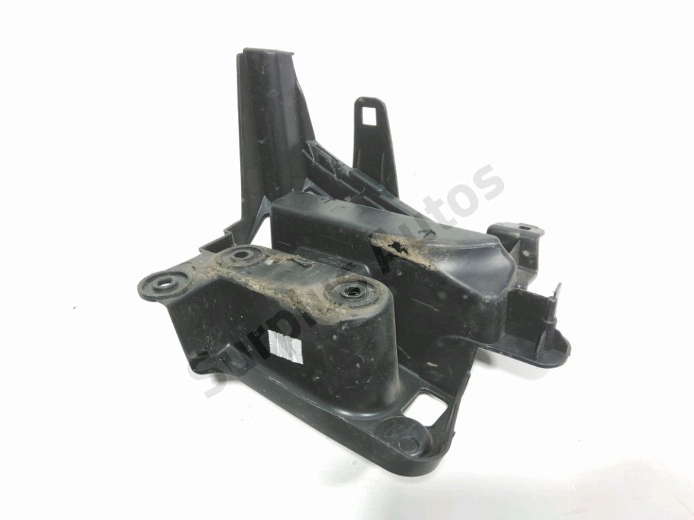 Support droit de pare-choc arrière