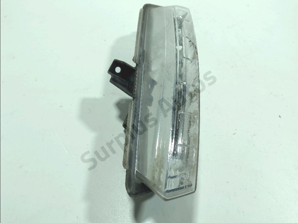 Feu diurne avant droit