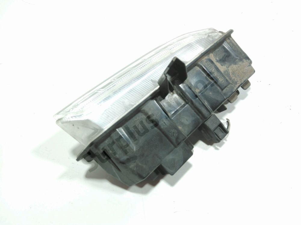 Feu diurne avant droit