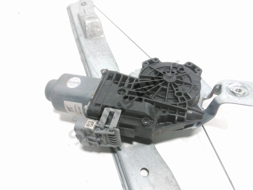 Lève-vitre électrique avant droit