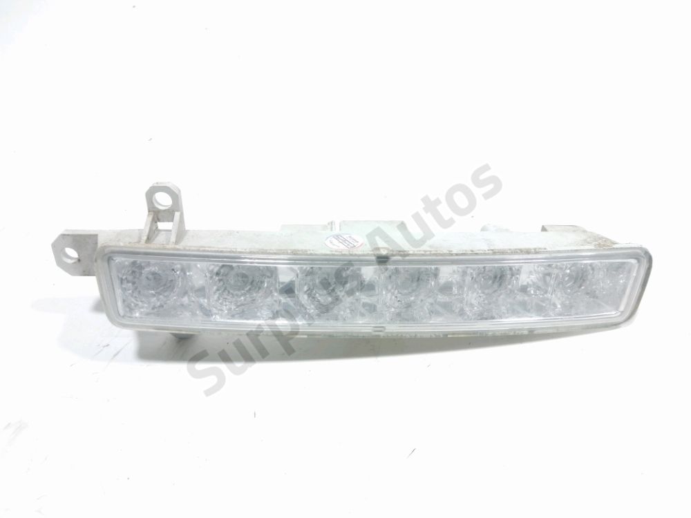 Feu diurne avant gauche