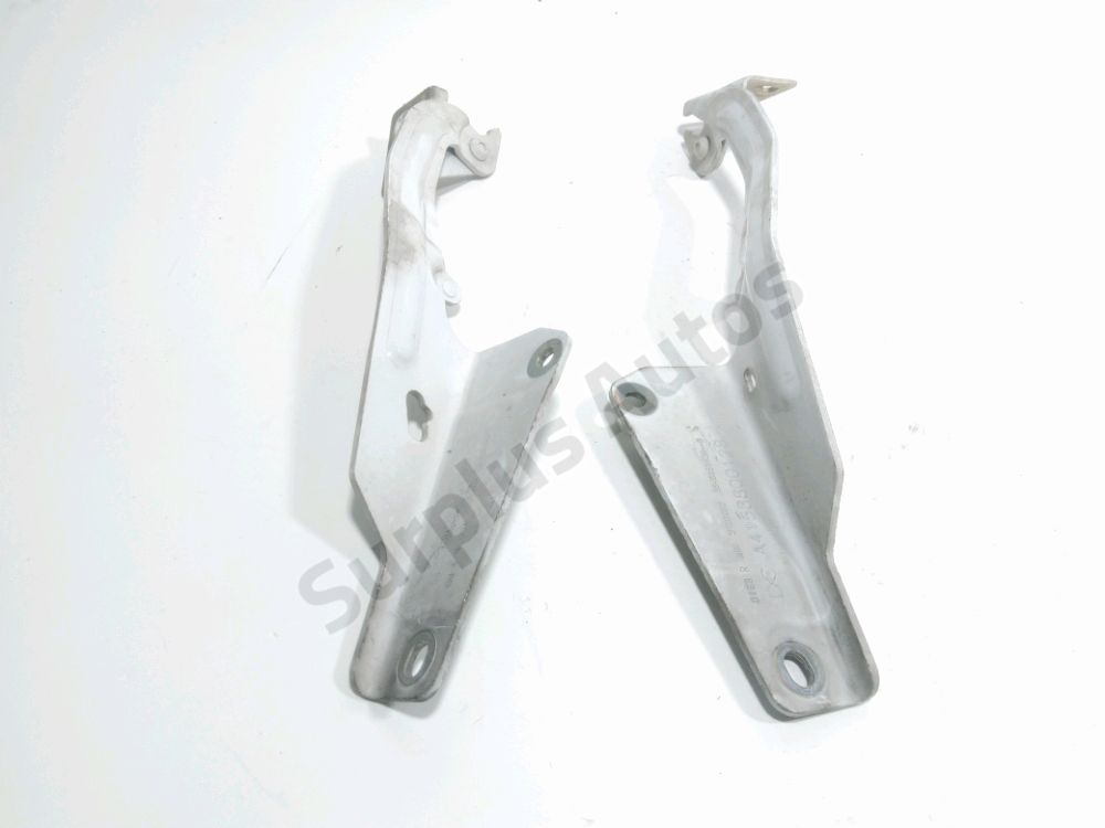 Jeu de charnières de capot