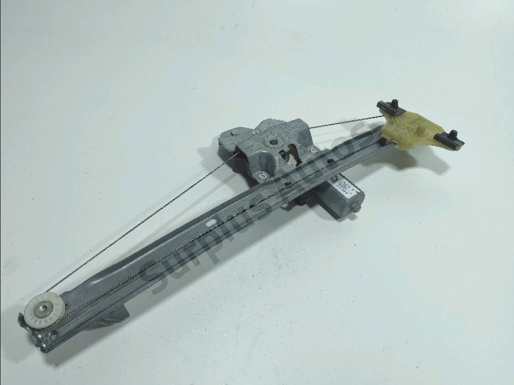 Lève-vitre électrique avant droit