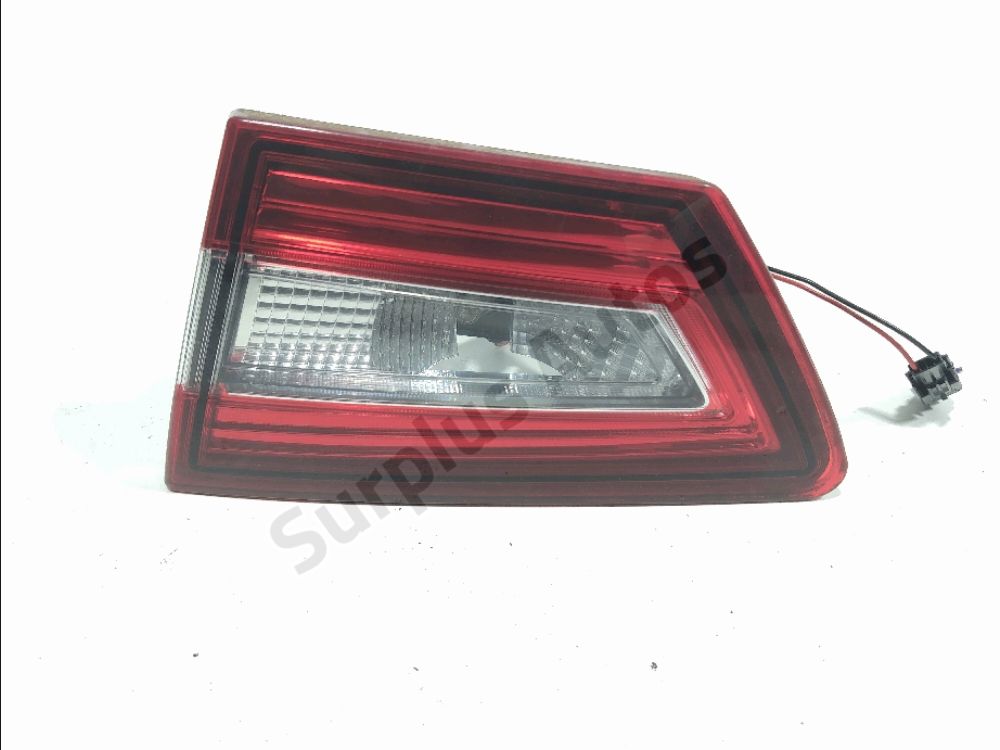 Feu arrière intérieur gauche