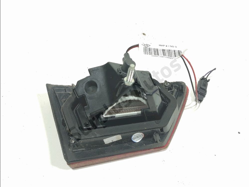 Feu arrière intérieur gauche