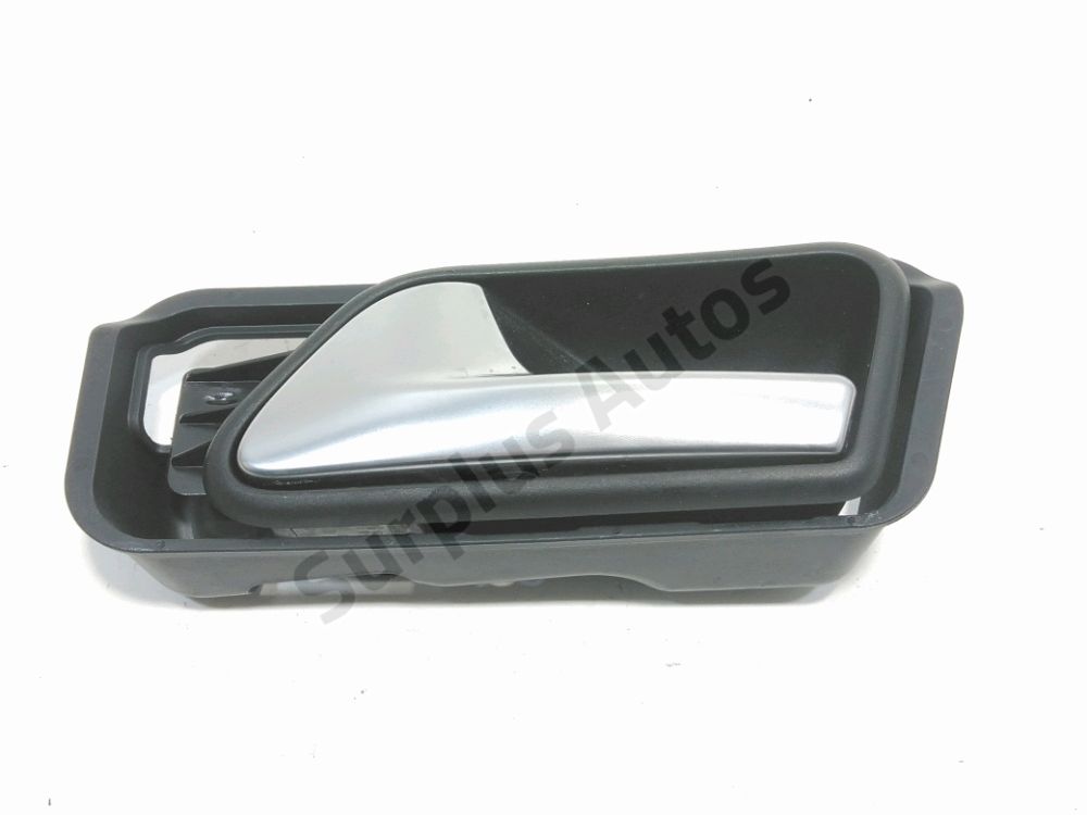 Poignee interieure porte arriere gauche