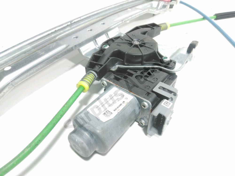 Lève-vitre électrique avant gauche