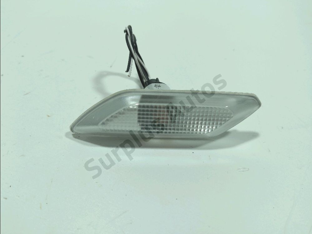 Répétiteur d'aile droit