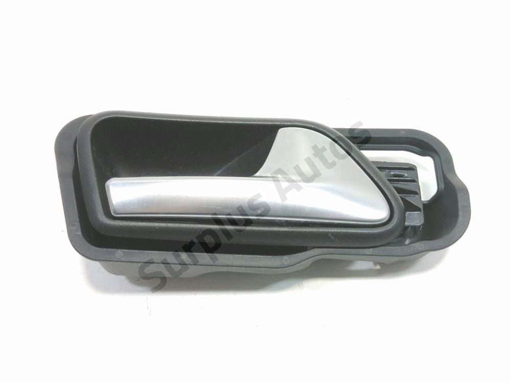 Poignee interieure porte avant droite