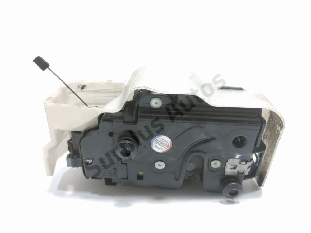 Serrure de porte avant droite