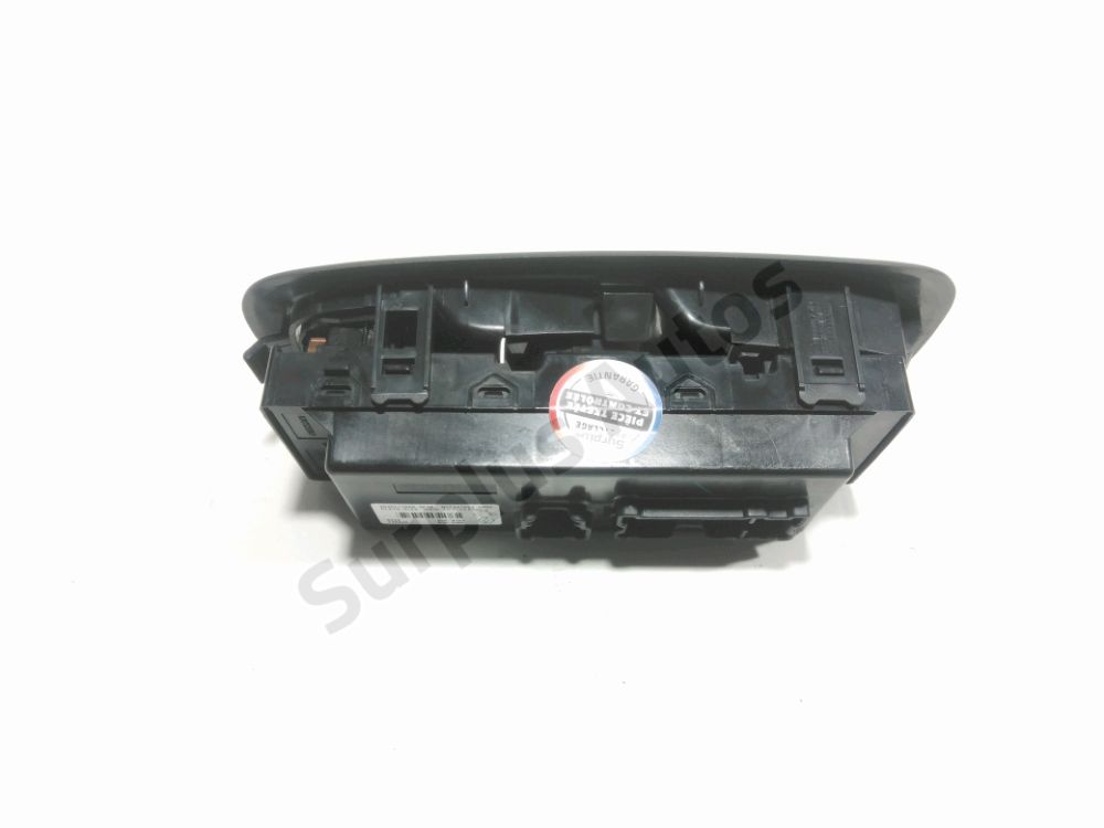 Commande lève-vitre avant gauche