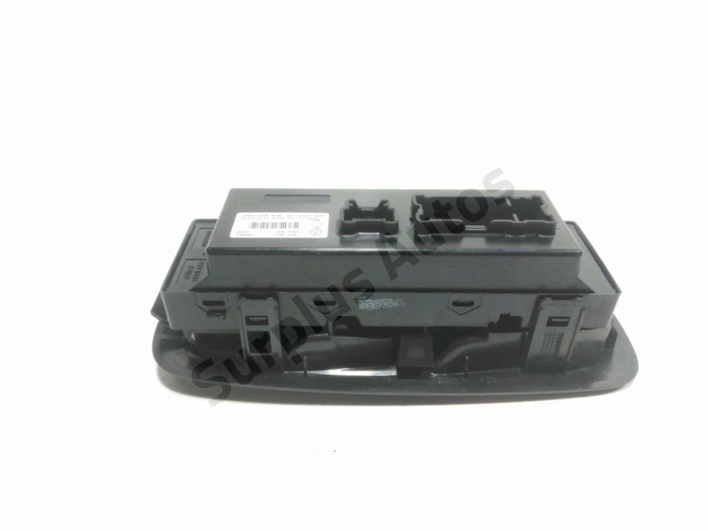 Commande lève-vitre avant gauche