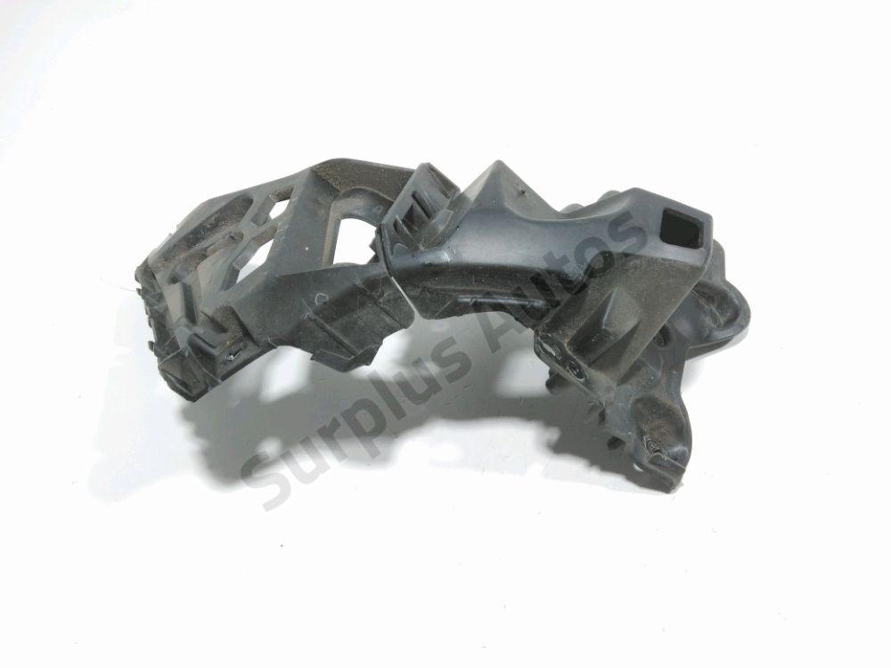 Support droit de pare-choc arrière