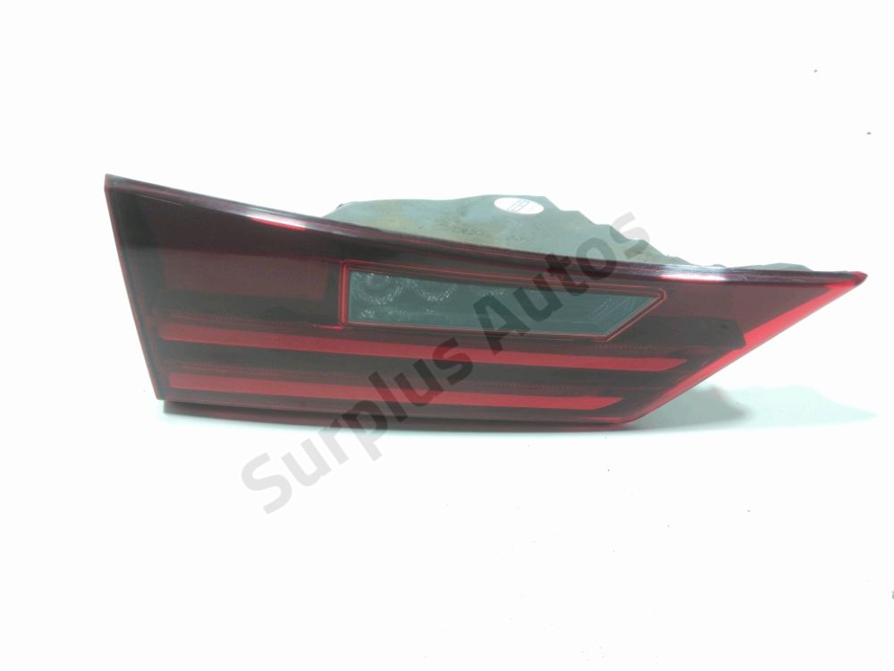 Feu arrière intérieur gauche