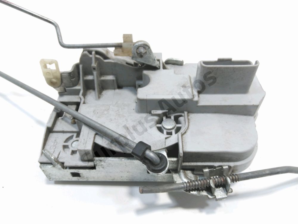 Serrure de porte avant gauche