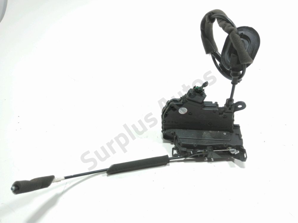 Serrure de porte avant droite