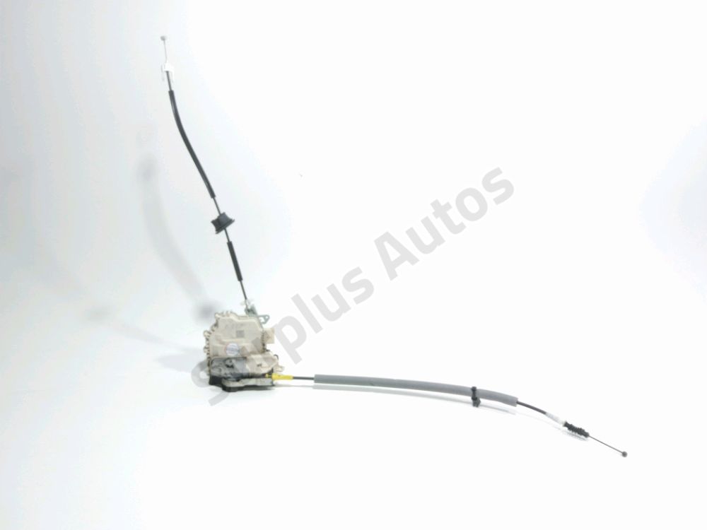 Serrure de porte avant droite