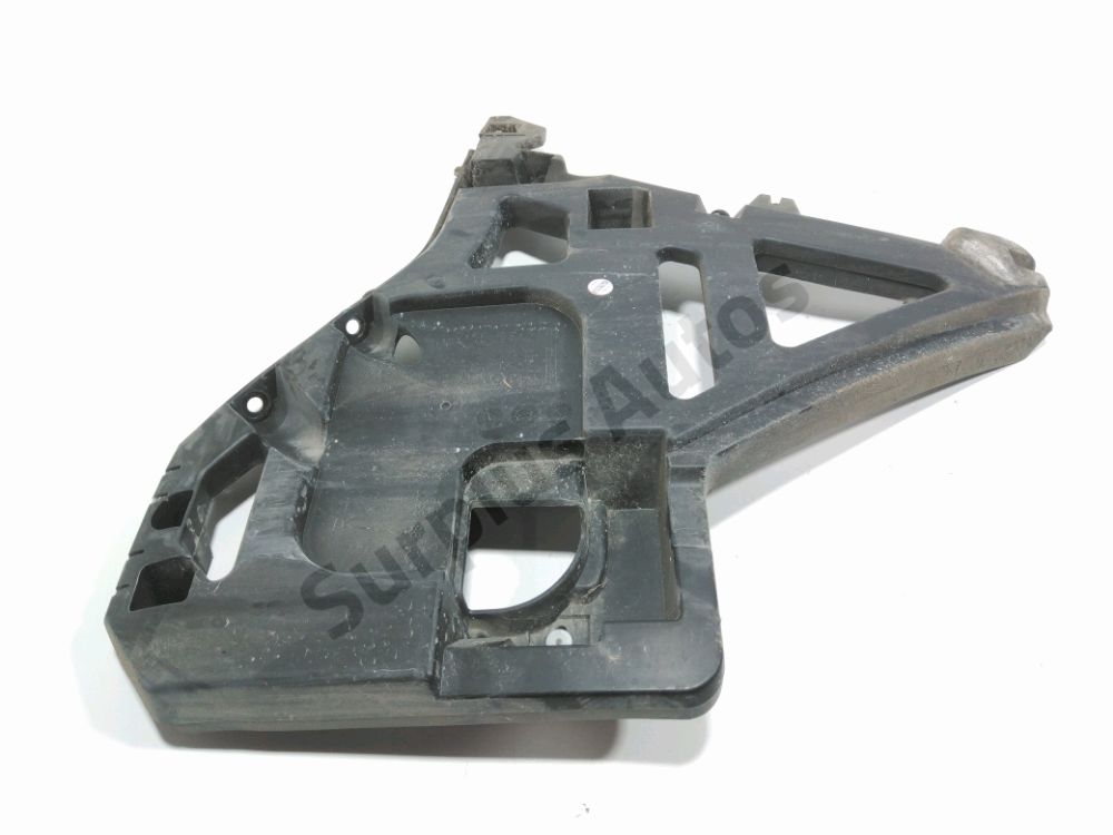 Support droit de pare-choc arrière