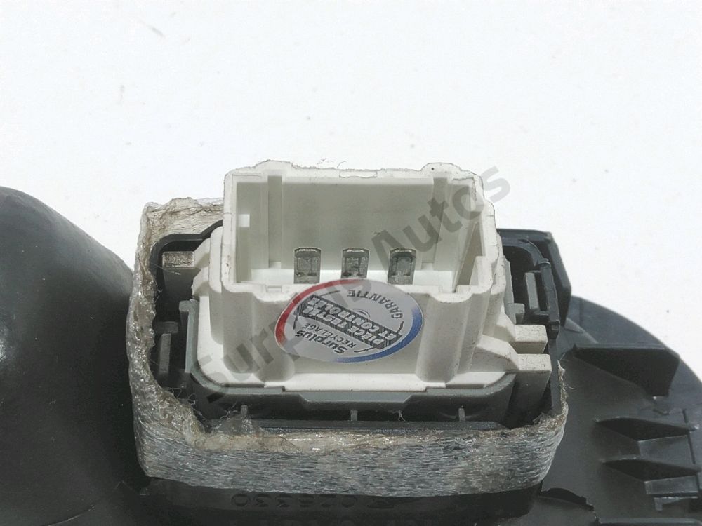 Commande lève-vitre arrière droit