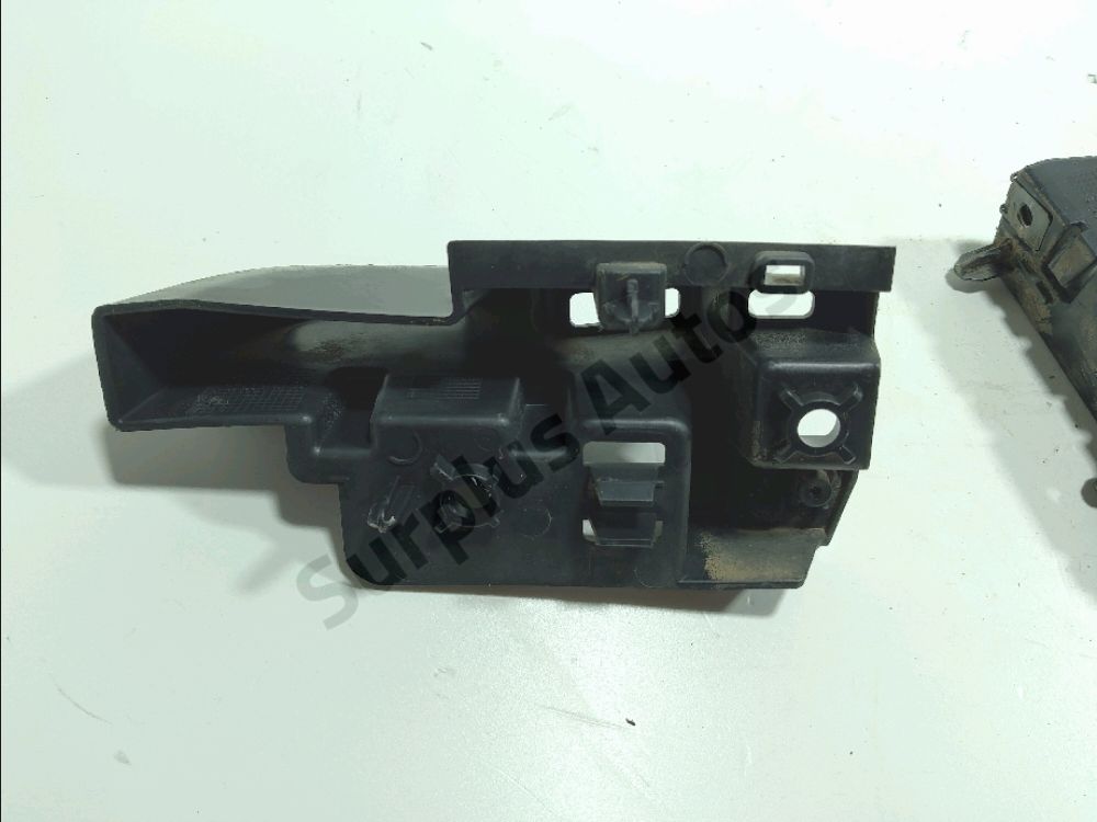 Support droit de pare-choc arrière