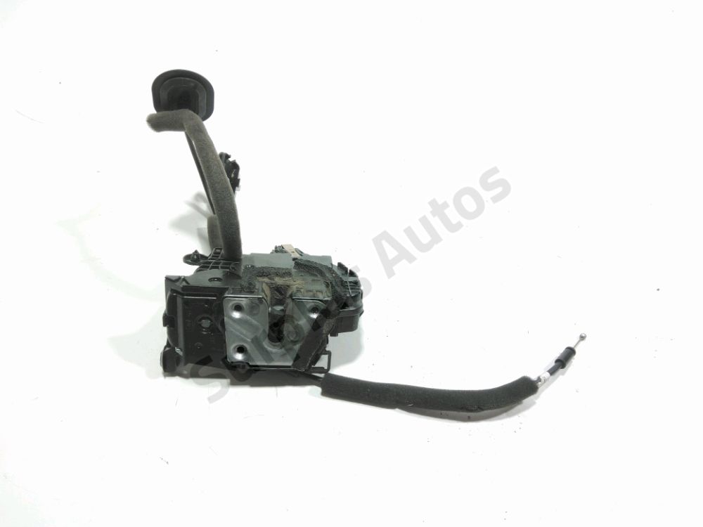 Serrure de porte avant droite