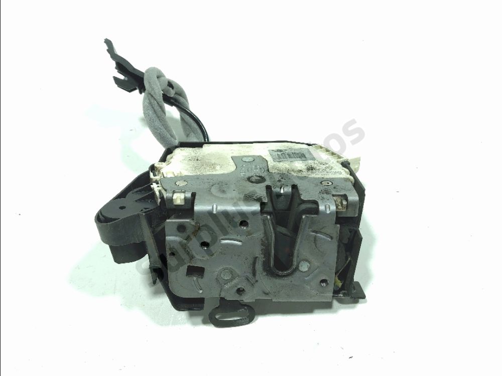 Serrure de porte avant gauche